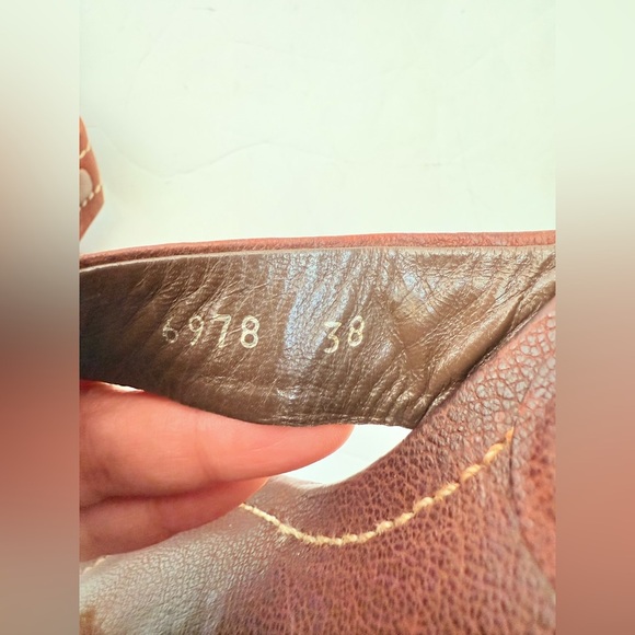 Prada Vintage Brown Leather Triangle wooden logo thong kitten heel sandals EU 38 - Picture 3 of 6